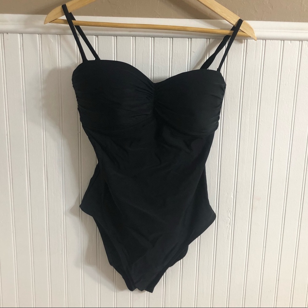 Like New 🧡 Black Flattering One Piece